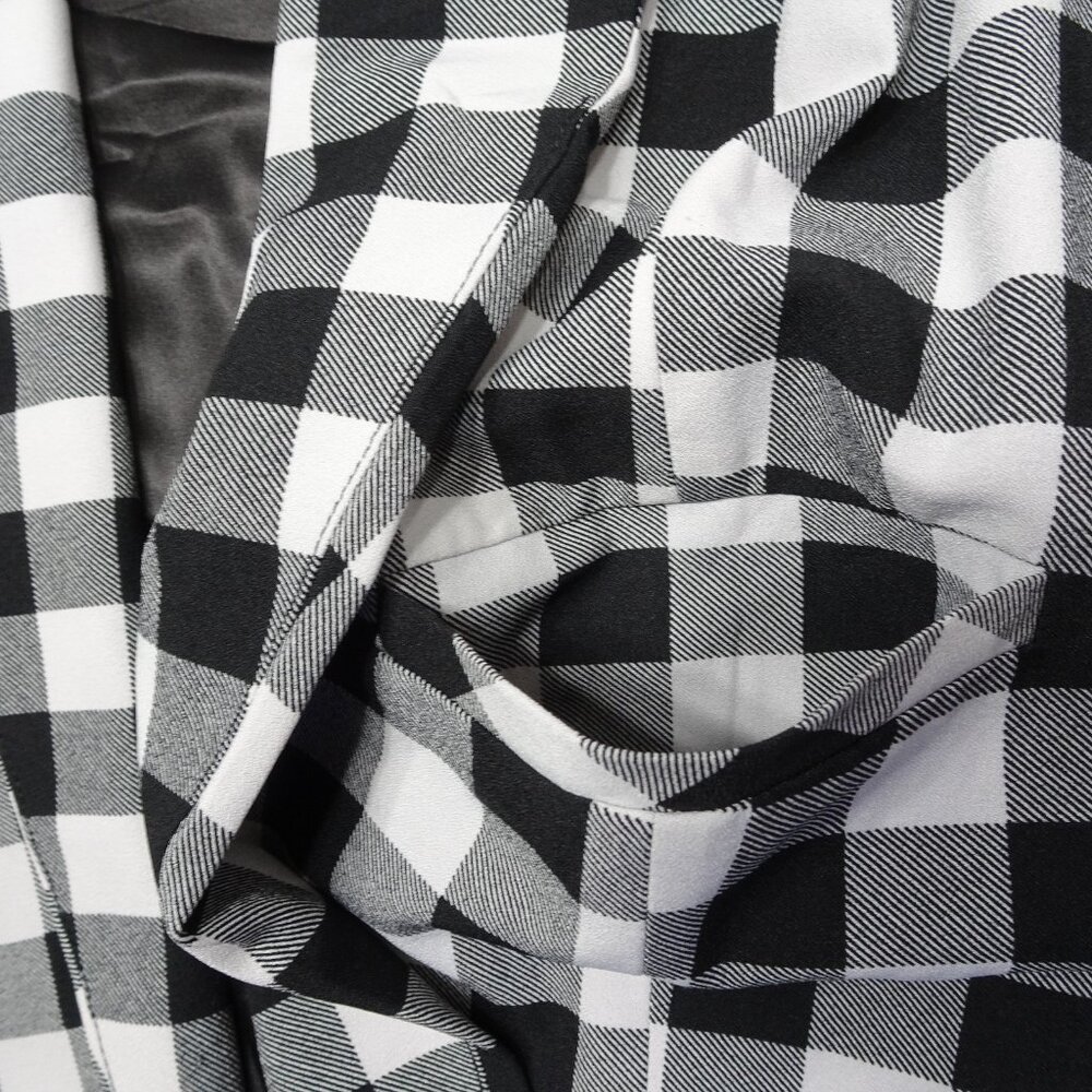 Studio by TORRID Plus Size 3X Classic Shawl Collar Plaid Open Blazer with Pocket - Picture 10 of 15